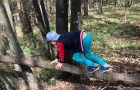 Pohod s športnimi izzivi v gozdu
